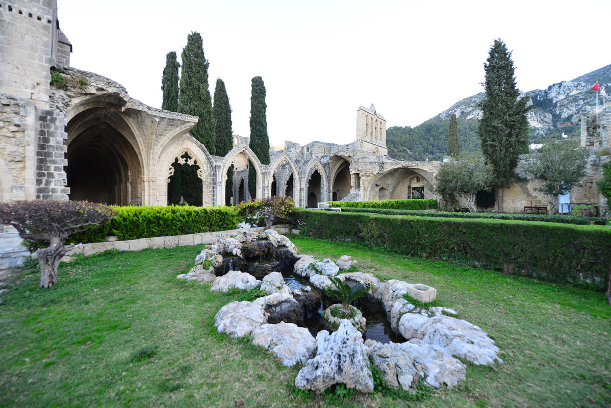 bellapais-manastiri-tur
